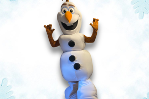 Mascotte de Olaf qui prend la pose